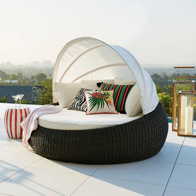 Fancy Cane Rattan / Wicker Patio Furniture Round Sofa Day Bed Latest Design Outdoor PE Rattan Sun Bed Lounger Bed with Canopy