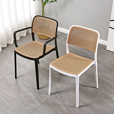 Muebles modernos al por mayor exterior de plástico Ratán comedor Sillas Cocina Restaurante Casillas apilables