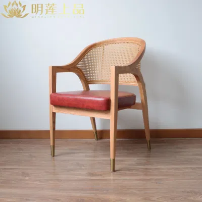 Diseño moderno silla de comedor de madera maciza de cuero PU rojo tapizado Ratán tejiendo Mobiliario de comedor Muebles de Restaurante Muebles de Café Muebles de madera Presidente