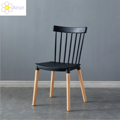  Patas de madera de estilo moderno restaurante café de plástico gris Windsor Sillas de comedor en venta