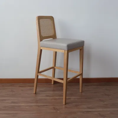 Diseño moderno estructura de madera sólida tela Bar silla tapizada con Muebles de comedor de ratán de tejer Muebles de cafetería