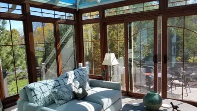 Cristal templado de doble acristalamiento automático para invernadero al aire libre con puerta corredera.