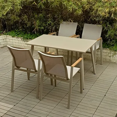 Silla basculante apilable de patio al aire libre en el marco de acero de color marrón de gama alta del brazo de madera de teca público Zona de descanso para comer la eslinga de café al aire libre jardín de aluminio Silla apilable sillón