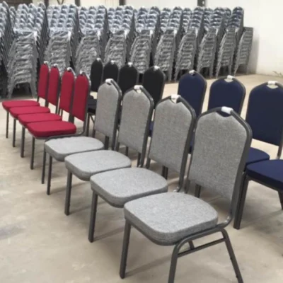 Fabricante profesional de tela apilable Borgoña Corona Metal Acero Hotel Sillas para banquetes con mobiliario de comedor (ZG10-003)