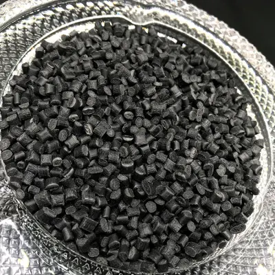  Materia prima virgen de polipropileno en forma de gránulos de resina PP para sillas de plástico.