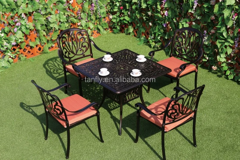 New Design Balcony Dining Tables and Chairs Outdoor Cast Aluminum Tables and Chairs