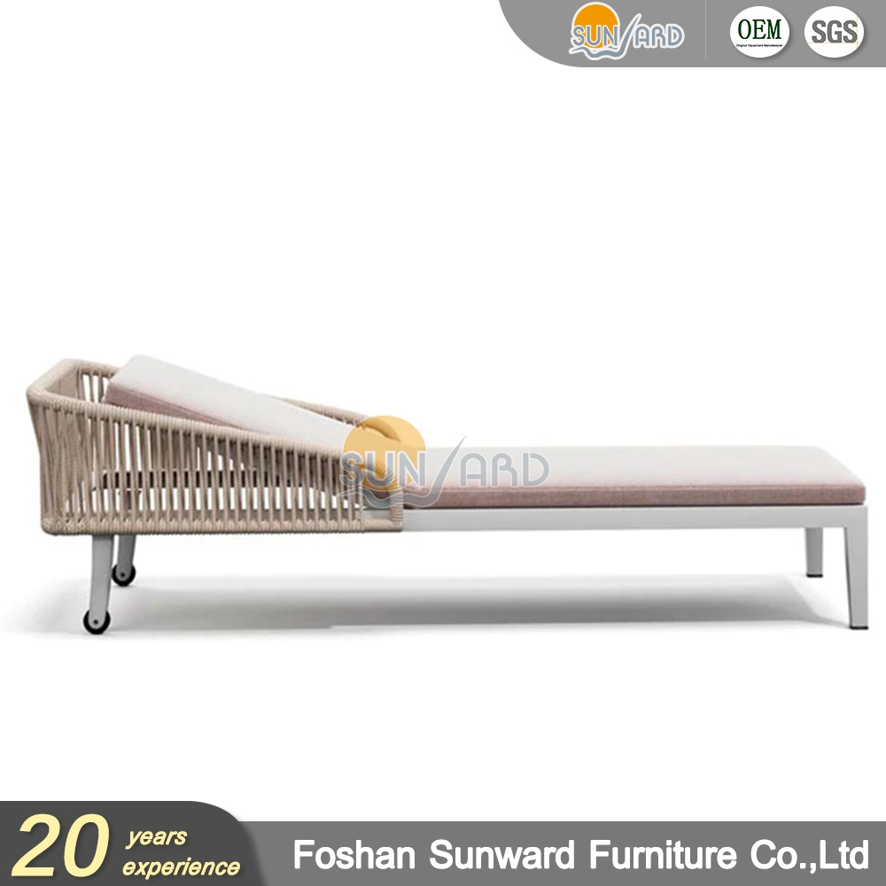 Customized Modern Fashionable Outdoor Pool Beach Resort Chaise Lounge with Rope Woven