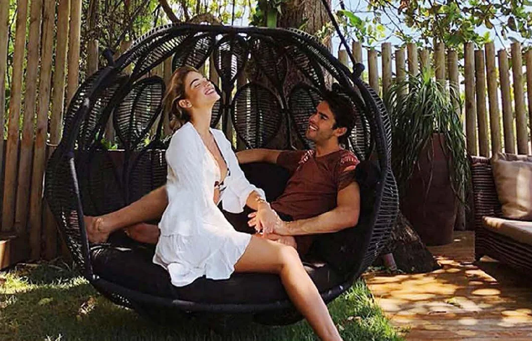 Round Rattan Swing Bed Garden Furniture Hanging Bed Patio Swing Chair