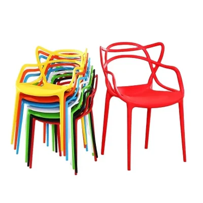  Esempio gratuito di lusso nuovo contemporaneo di alta qualità in plastica colorata impilabile Sedie da pranzo del ristorante