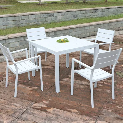  Top Quality Outdoor Garden Mobili in rattan tavolo e sedia esterni Set da pranzo Bistro Set