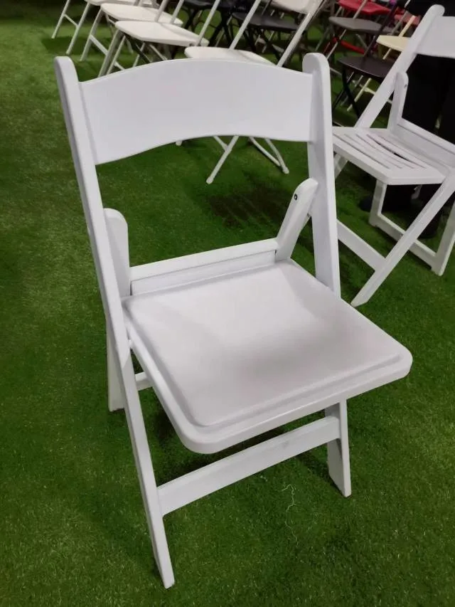 Outdoor Wedding Wimbledon Padded White Resin Folding Chairs for Events