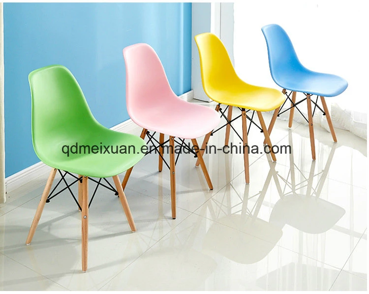 Cheap Colored Popular Plastic Chairs with Wooden Legs (M-X1813)