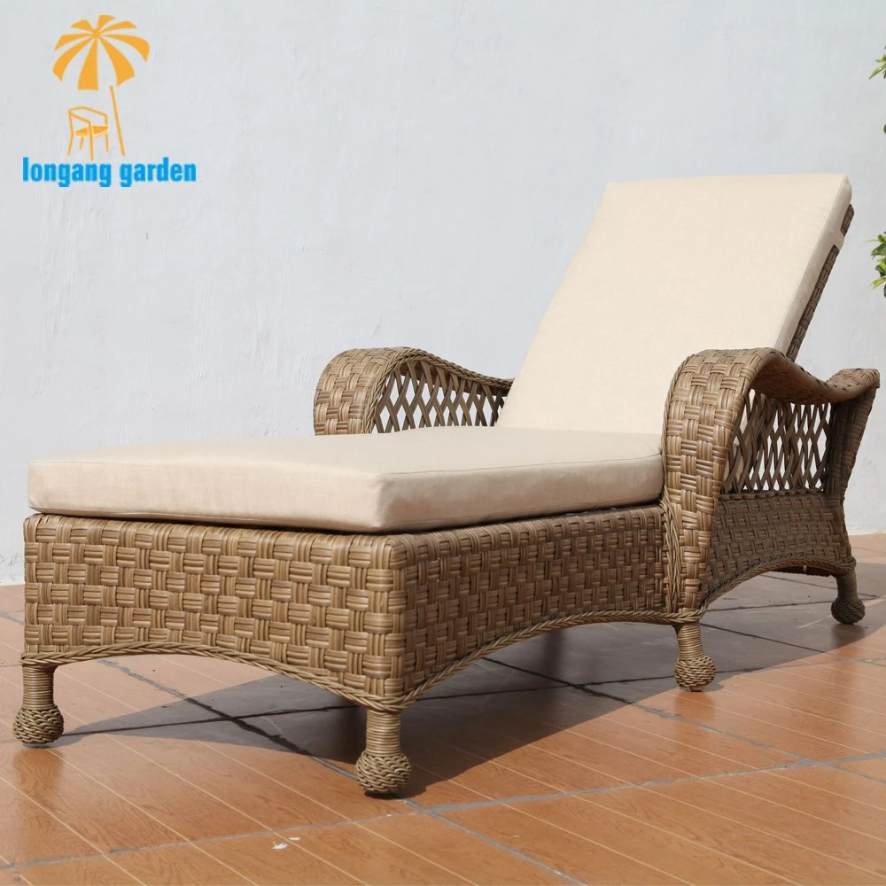 Guangdong Wholesale All Weather Outdoor Terrace Beach Pool Edge PE Weaving Vine Sunlight Lounge Chair