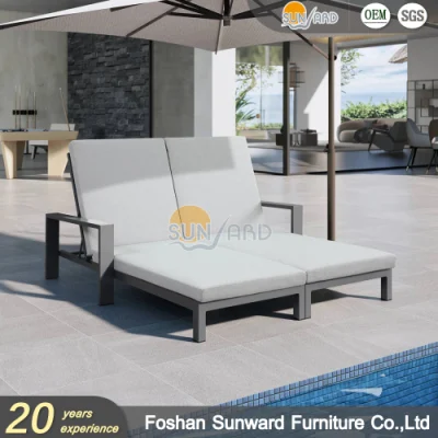 Индивидуальный курорт бассейн Открытый Горячая Продажа Beach Side Garden Продажа Отдых Патио Алюминиевые плетеные Rattan Double Wide Chaise Lounge С подушкой