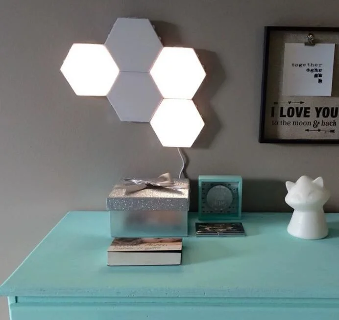 Novelty Home Night Lighting with Touch Sensitive Modular Hexagon Quantum Lamp Smart Wall Light with Sticker and Magnet Contact Touch Switch