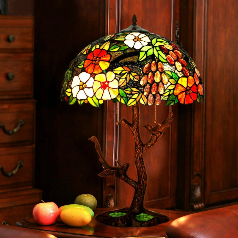 Antique Stained Glass Bird Art Decor Luxury Beautiful Large Bedroom Tiffany Bedside Table Lamps (WH-TTB-08)