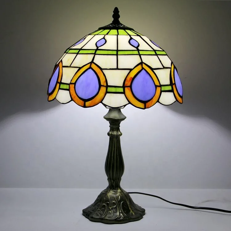 Classical Tiffany Style Peacock Feathers Stained Glass Table Lamp