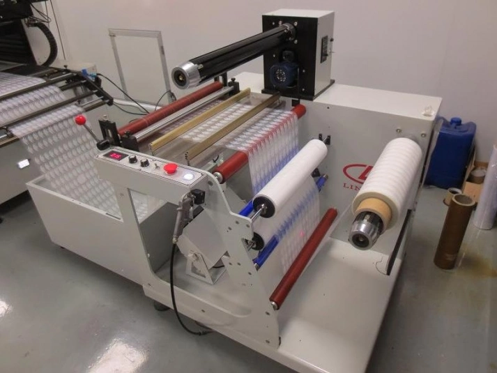 Full Automatic Ce Certificate Silk Screen Labeling Printer for Roll Material Printing