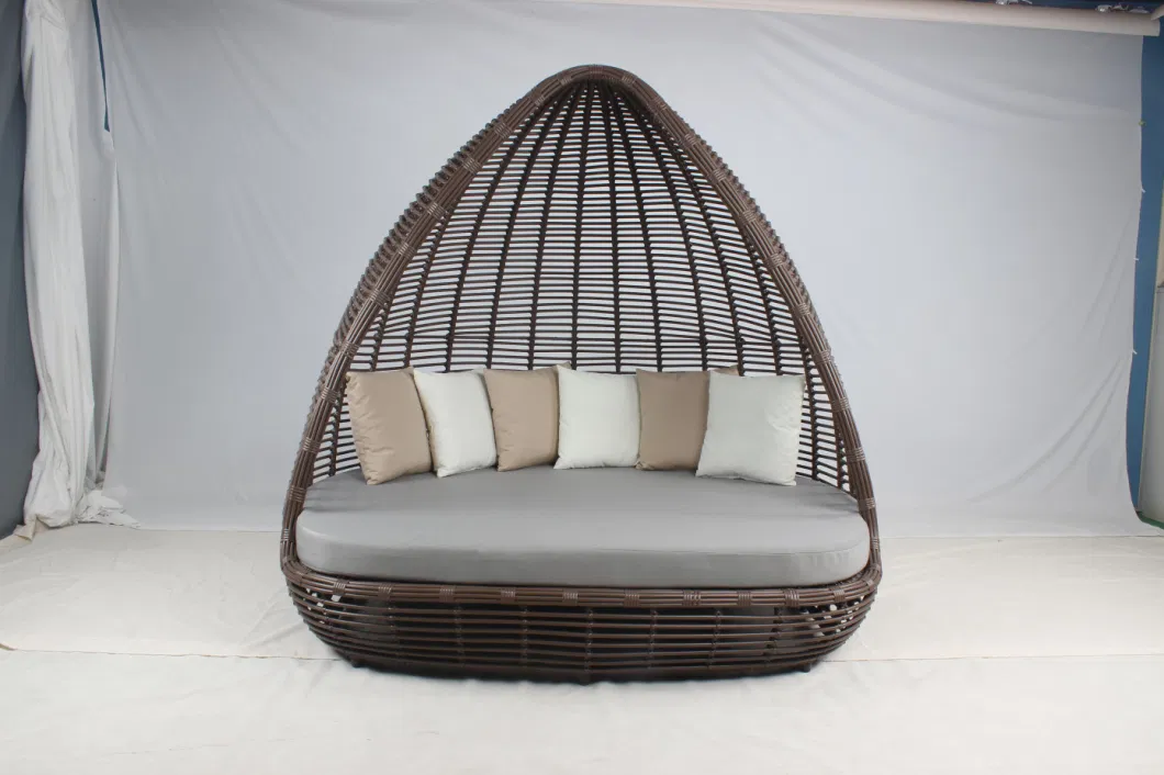 Hot Sell Leisure Poolside Hotel Project Big PE Rattan Sunbed Outdoor Furniture
