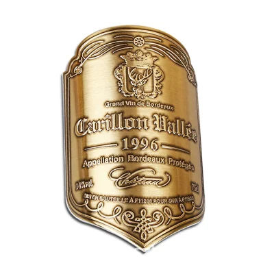 Produzione fornisce colore oro senza vino metallo etichetta Design rosso Etichetta vino metallo etichetta anti-pirateria