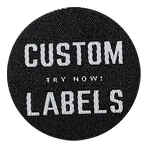  Vendita all&prime;ingrosso Logo 3D personalizzato tessuto Damask cucito impermeabile Abbigliamento Etichetta Abbigliamento Produttore