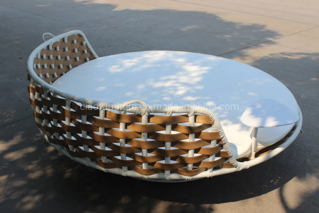 Leisure Patio Wicker Furniture Hanging Round Swing Day Bed Rattan Outdoor Furniture