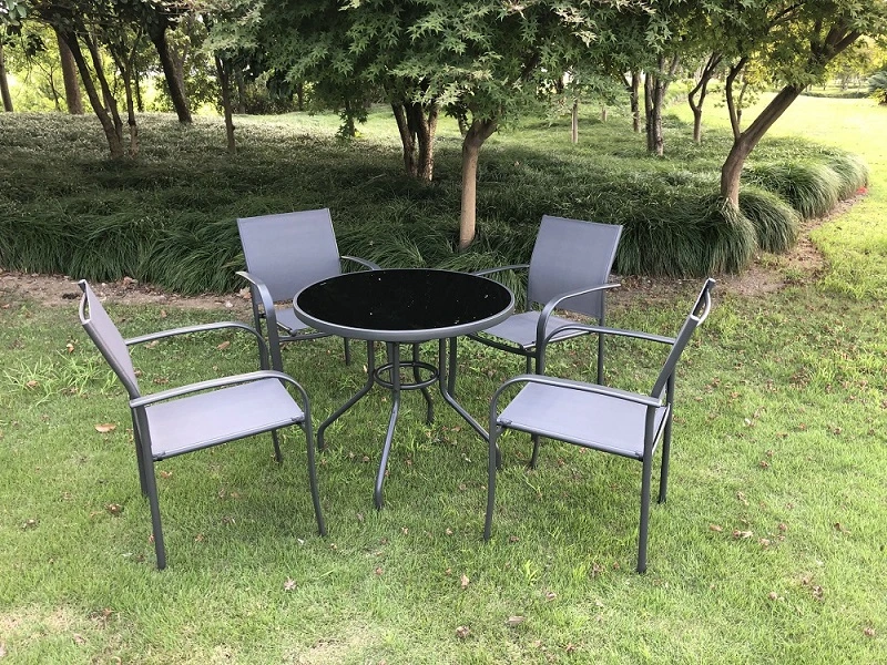 5PCS Outdoor Picnic Round Table and Chairs in Teslin