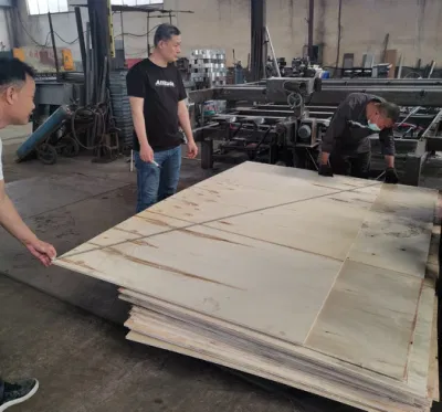 Full Automatic Four Edge Plywood Trimming Cutting Saw Machine Used for Plywood /Furniture Factory with CE/SGS