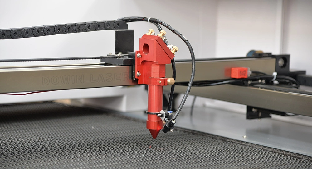 Auto Feeding 1610 Fabric Laser Cutting Engarving Machine 80W 100W 130W for Footwear