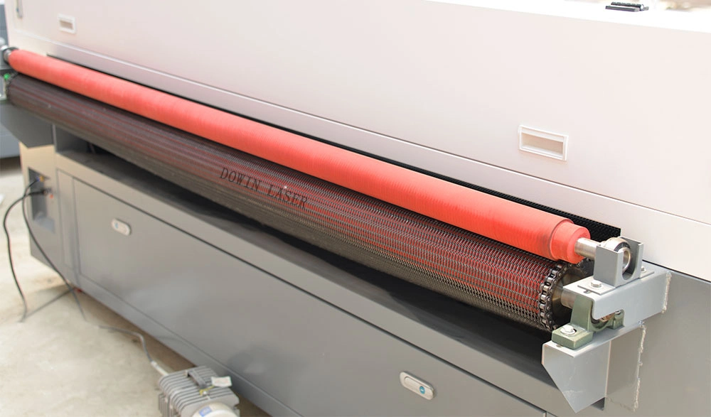 Cloth Industry 1812 CO2 Laser Machine Textile Laser Cutter Auto Feeding Roll to Roll Fabric Laser Cutting Machine Price.