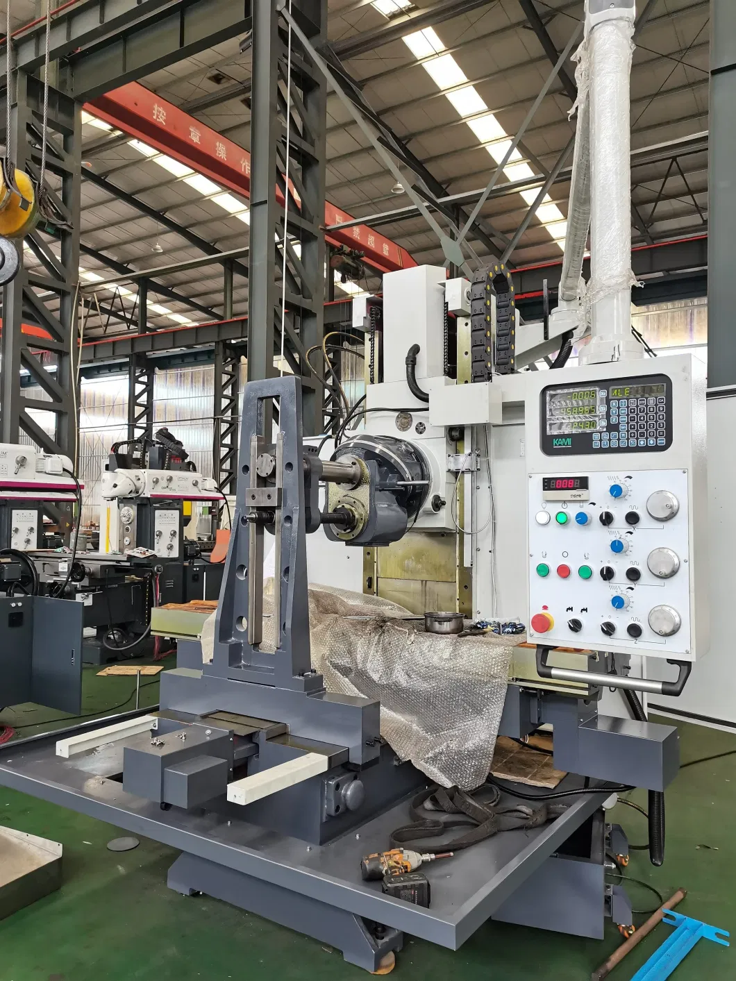 Bed-Type Milling Machine for Metal Procession