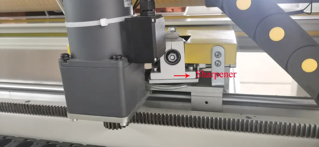 Cutting Machine Cutting Foam Waste and Mattress Waste Machine Cloth Cutting Machines with Flat Conveyor Belt