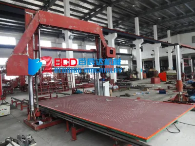  Horizontal del modelo de máquina de corte de espumas de poliuretano Bpq Venta caliente