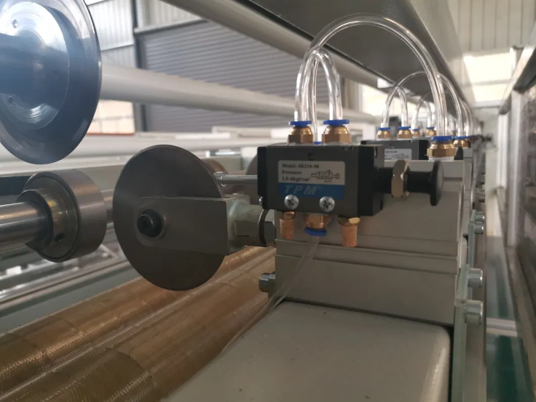 Roll Press High Speed Ultrasonic Mattress Quilting Machine Zebra Blinds Cutting Machine Garment Cutting Machine