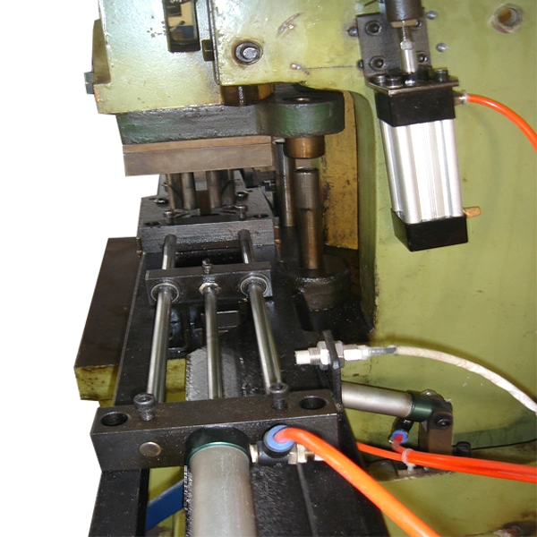 Model Qd2w Sofa Spring Cutting and Curving Machine