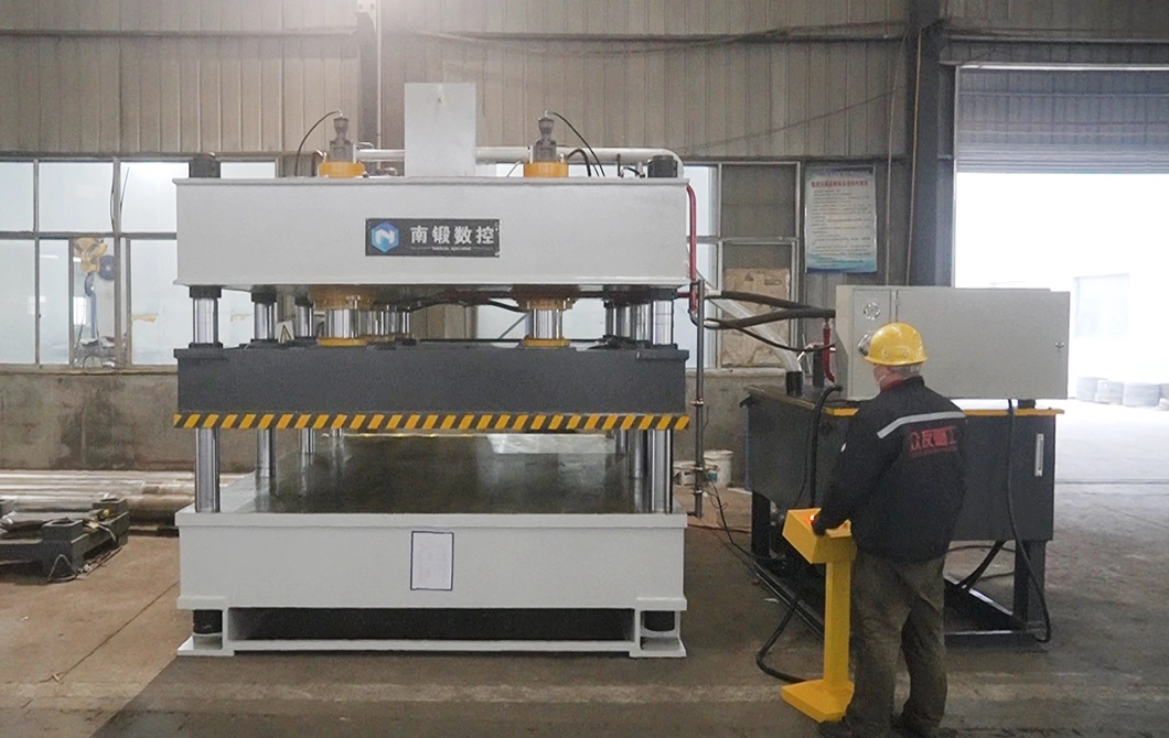 500-Ton Fully Automatic Large Hydraulic Press, CNC Press, with a 1400*1400 Working Table, Complete Tonnage Capacity