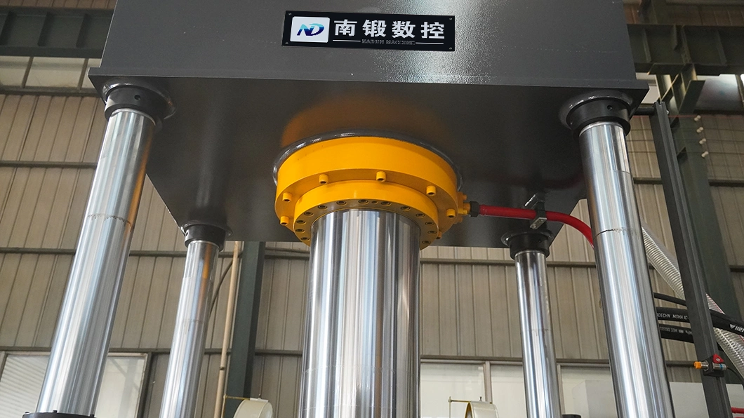 Directly Supplied by The Manufacturer, 300-Ton Three-Beam Four-Column Hydraulic Press for Mechanical Maintenance, Used for Straightening Round Shafts