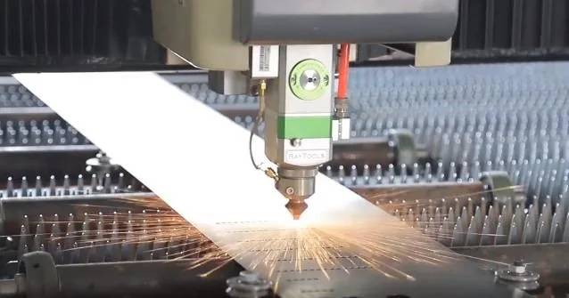 High Power Stainless Steel Pipe Metal Plate Cutting Fiber Laser Cutting Machine