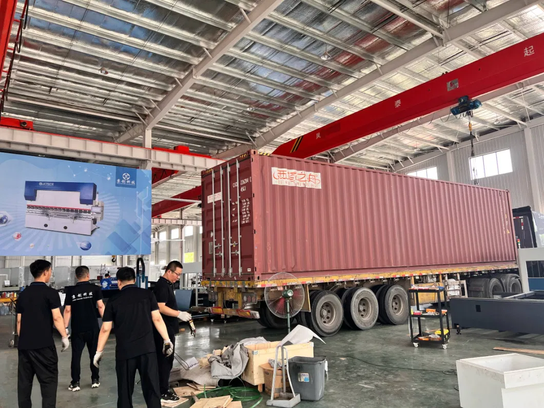 on-Site Service Laser Cutting Machine Ss CE ISO China Flatbed Ss Steel CNC Metal Sheet laser Cutter Fiber Laser Cutting Combine Machine Enclosed Europe Price