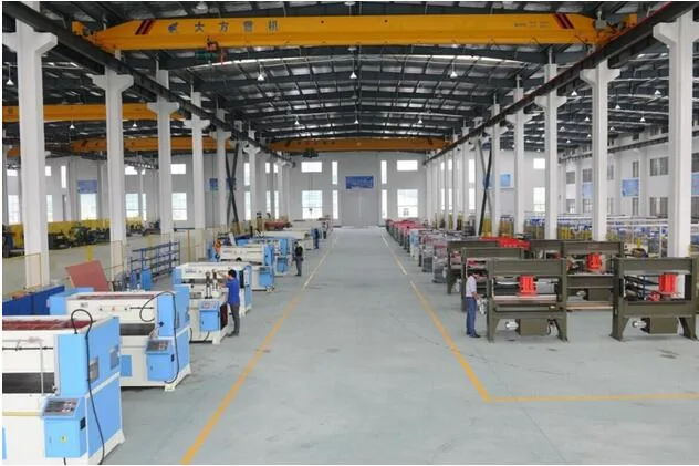 Double-Side Auto-Feeding Table Precision Four-Column Hydraulic Plane Cutting Press