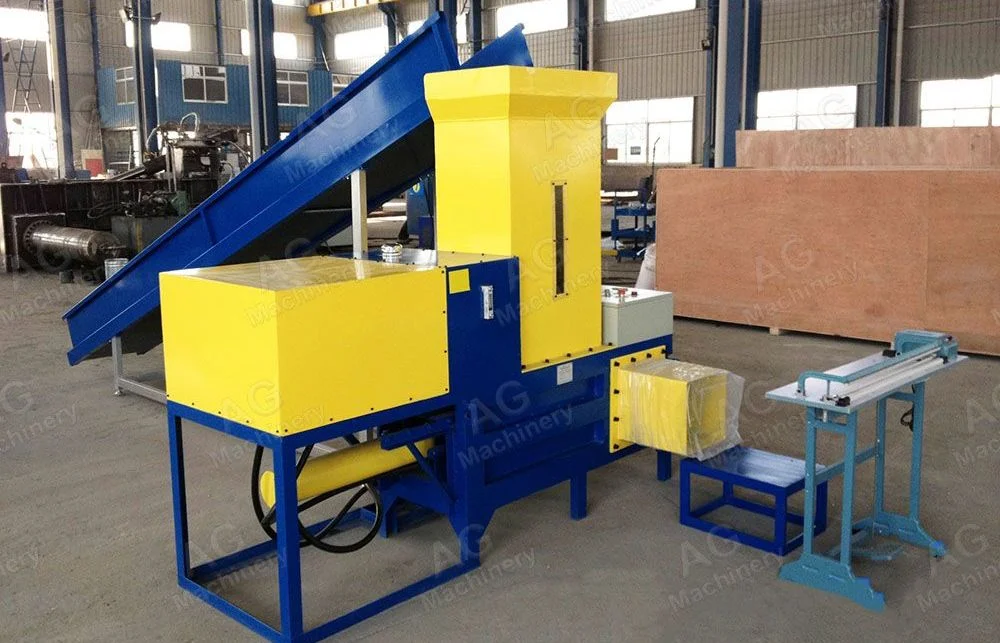 Sawdust Baler Machine Wood Shaving Hydraulic Press Bagging Machine for Sale