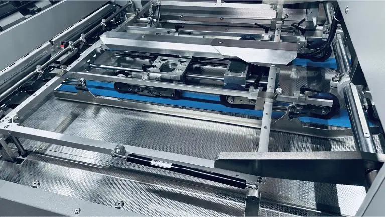 High Advanced Automatic Die Cutting Machine with Stripping