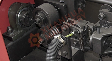 High Speed Metal Sheet Iron Wire Straightening and Cutting Machine Manual Hydraulic Flat Bar Straightener Machine