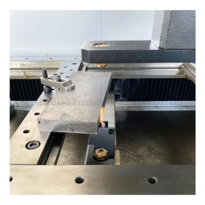 Máquina de corte de alambre EDM para la fabricación de moldes de troqueles servomotor de cinco ejes