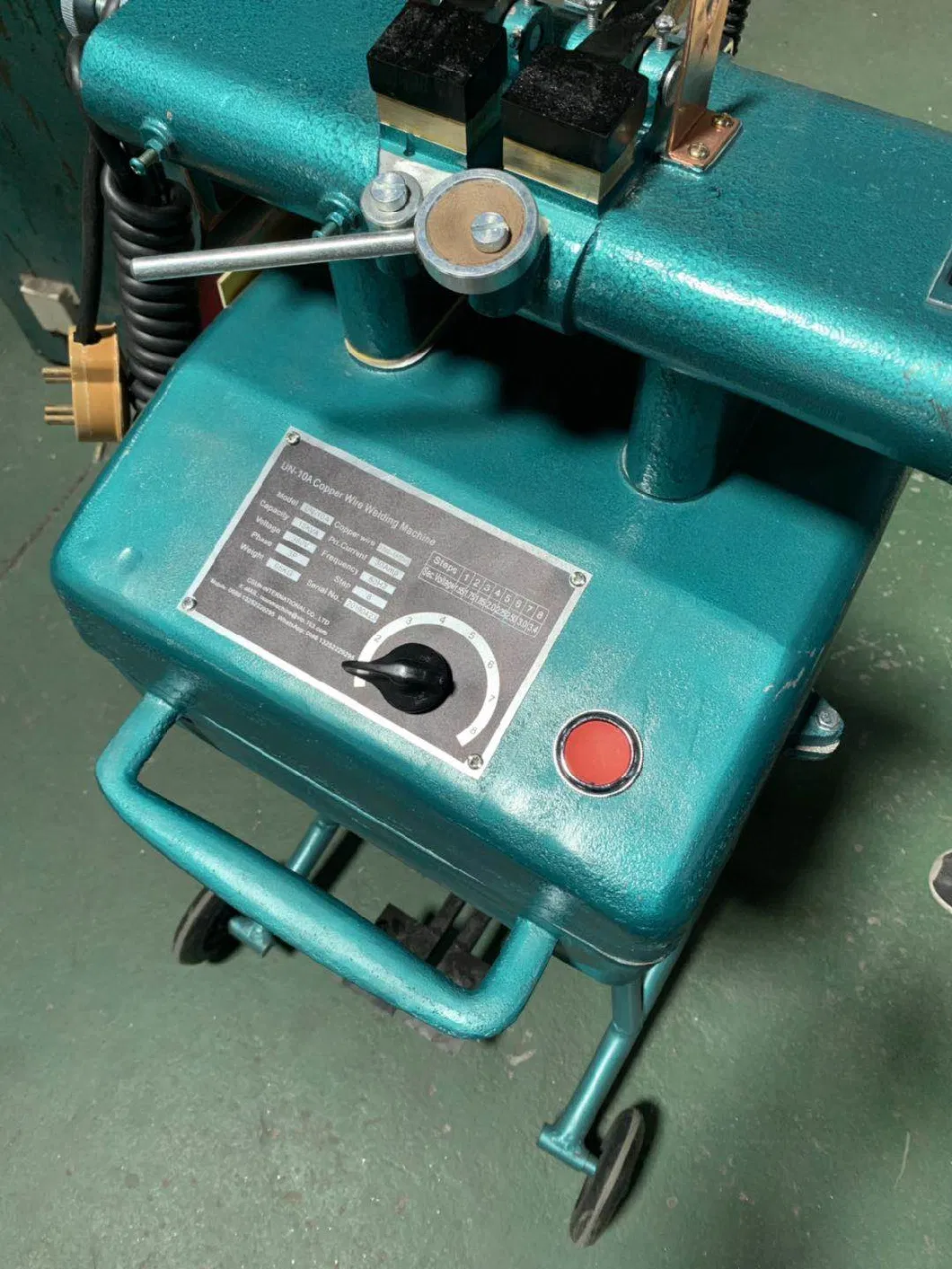 Drawing wire welding machine with annealing