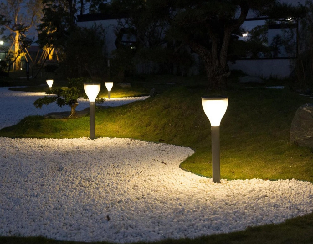 UFO Die-Cast Aluminum Large Gate Electric Pillar Lights Landscape 300W Solar Power Outdoor LED European Lawn Garden Light