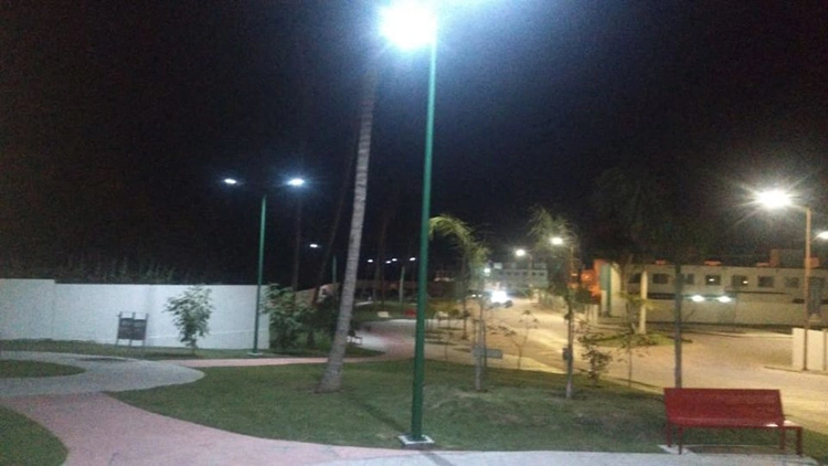 China Products/Suppliers. CE RoHS Certified High Power Luminaire LED Solar Street Light Outdoor Lighting