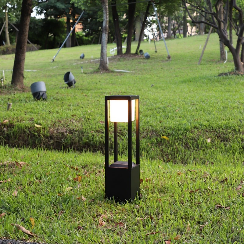 Square LED Solar Waterproof Landscape Aluminum Countyard Bollard Lawn Pillar Garden Light