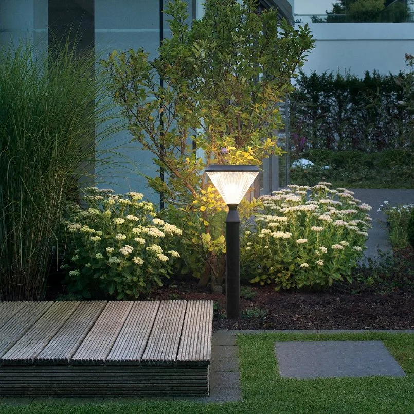 New Wholesale Outdoor Garden Park Waterproof Warm White Color Solar Garden Lighting Global Sunrise Lights Solar Power Station