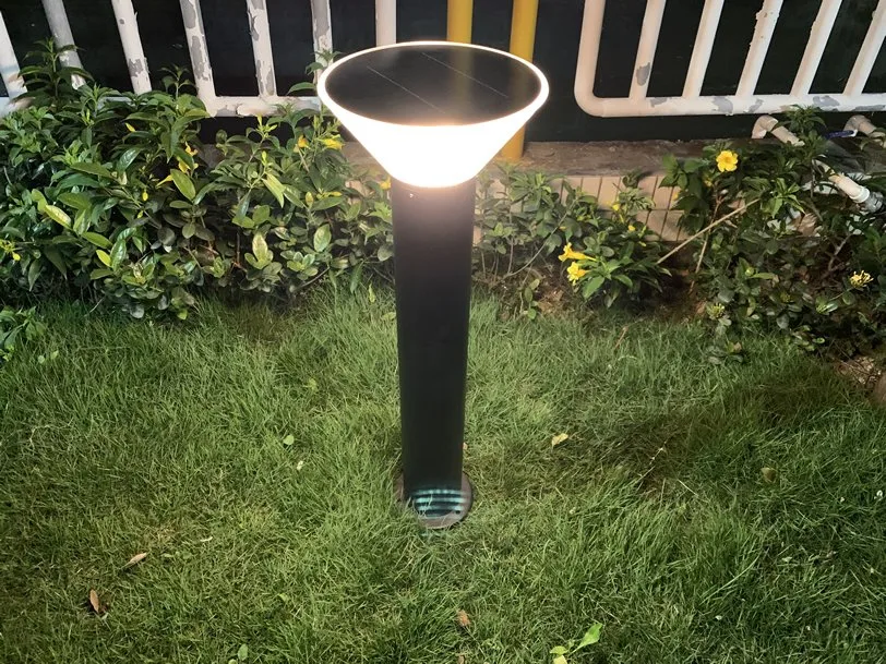 Smart Solar Control Outdoor LED Lighting 30cm--220cm Garden Lawn Post Light with LED Light for Bollard Lighting